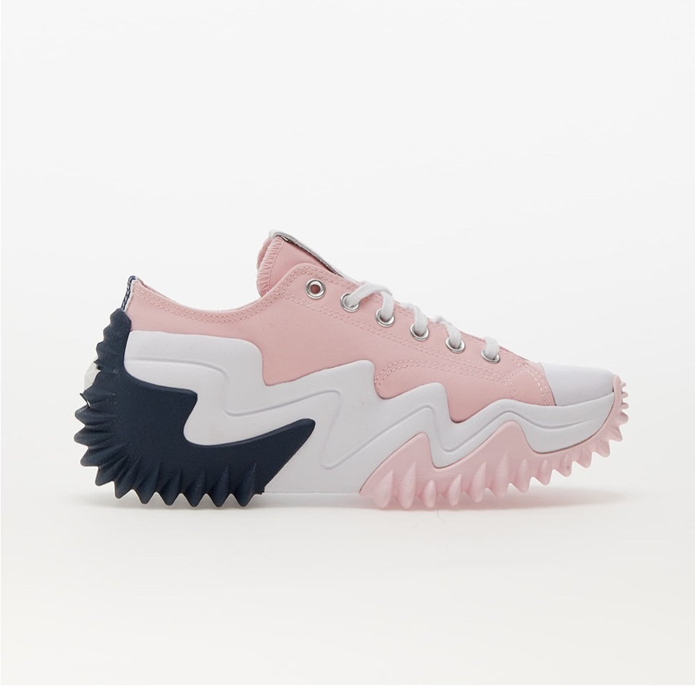 Pink converse low top run star motions